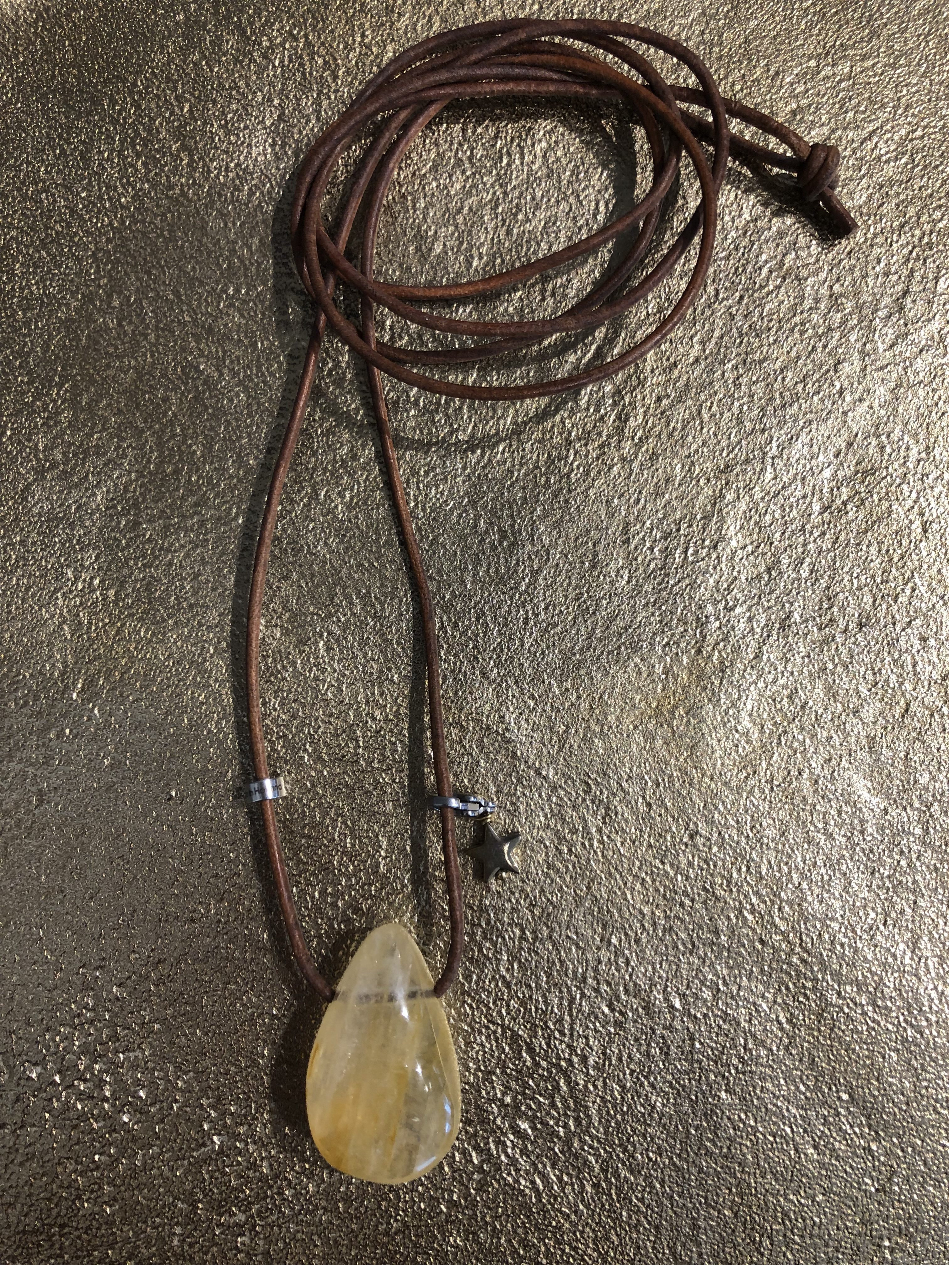 Pimps & Pearls- Ketting- Bruin