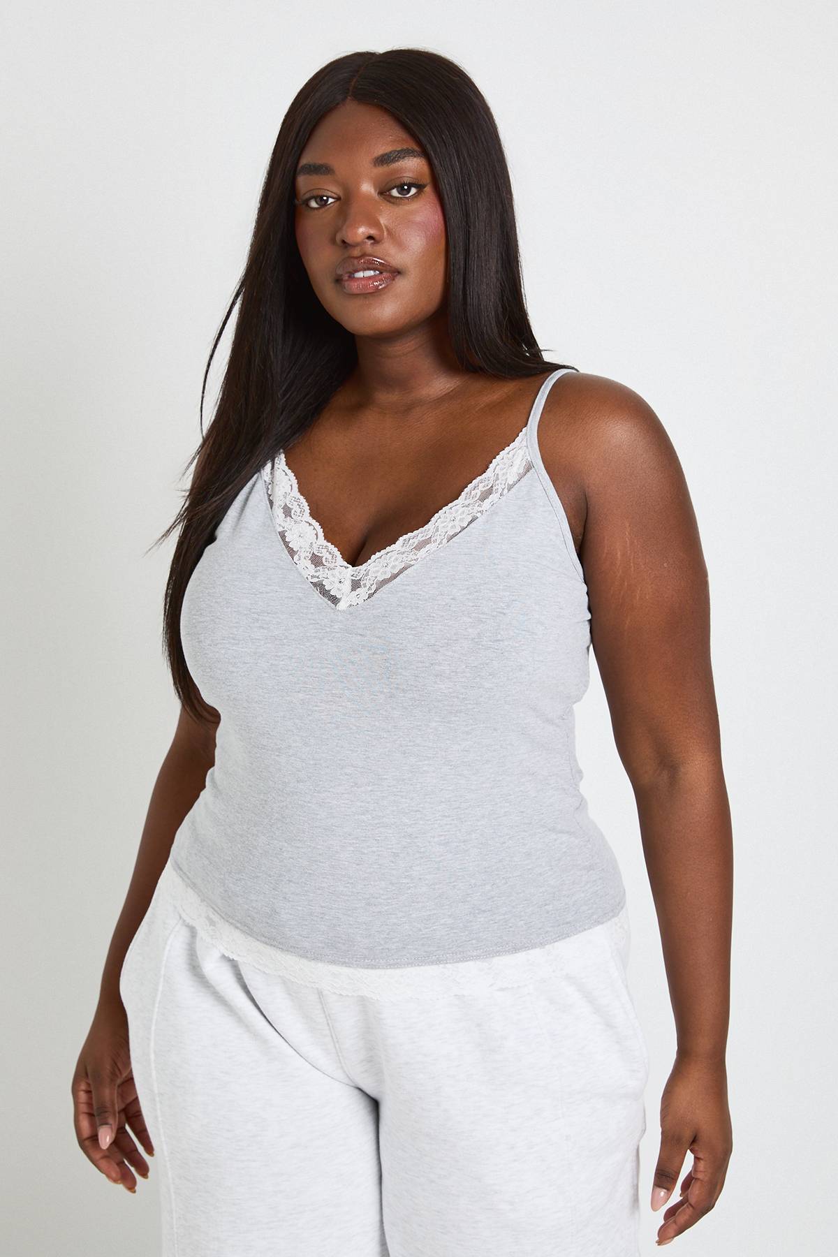 boohoo Haut Grande Taille Avec Finitions En Dentelle Et Détail Noué Dos Échancré
