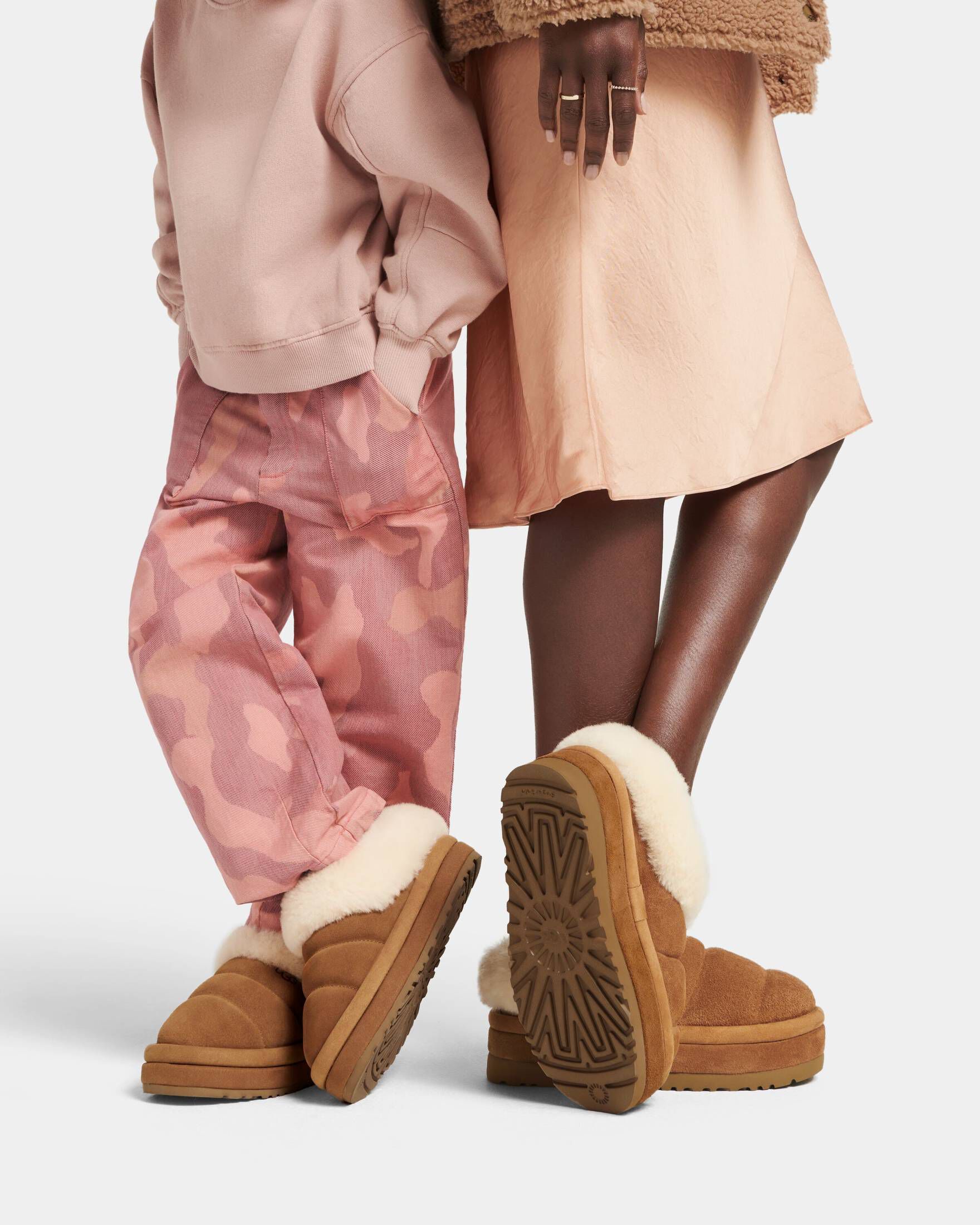 UGG| Damen Plateau-Slipper TAZZLITA