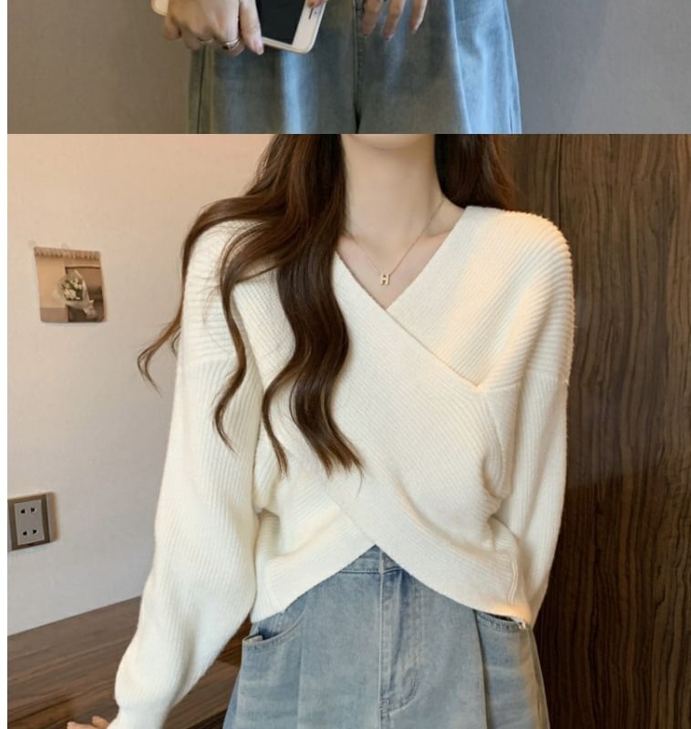 Sisyphi - V-hals effen geribbelde cropped trui
