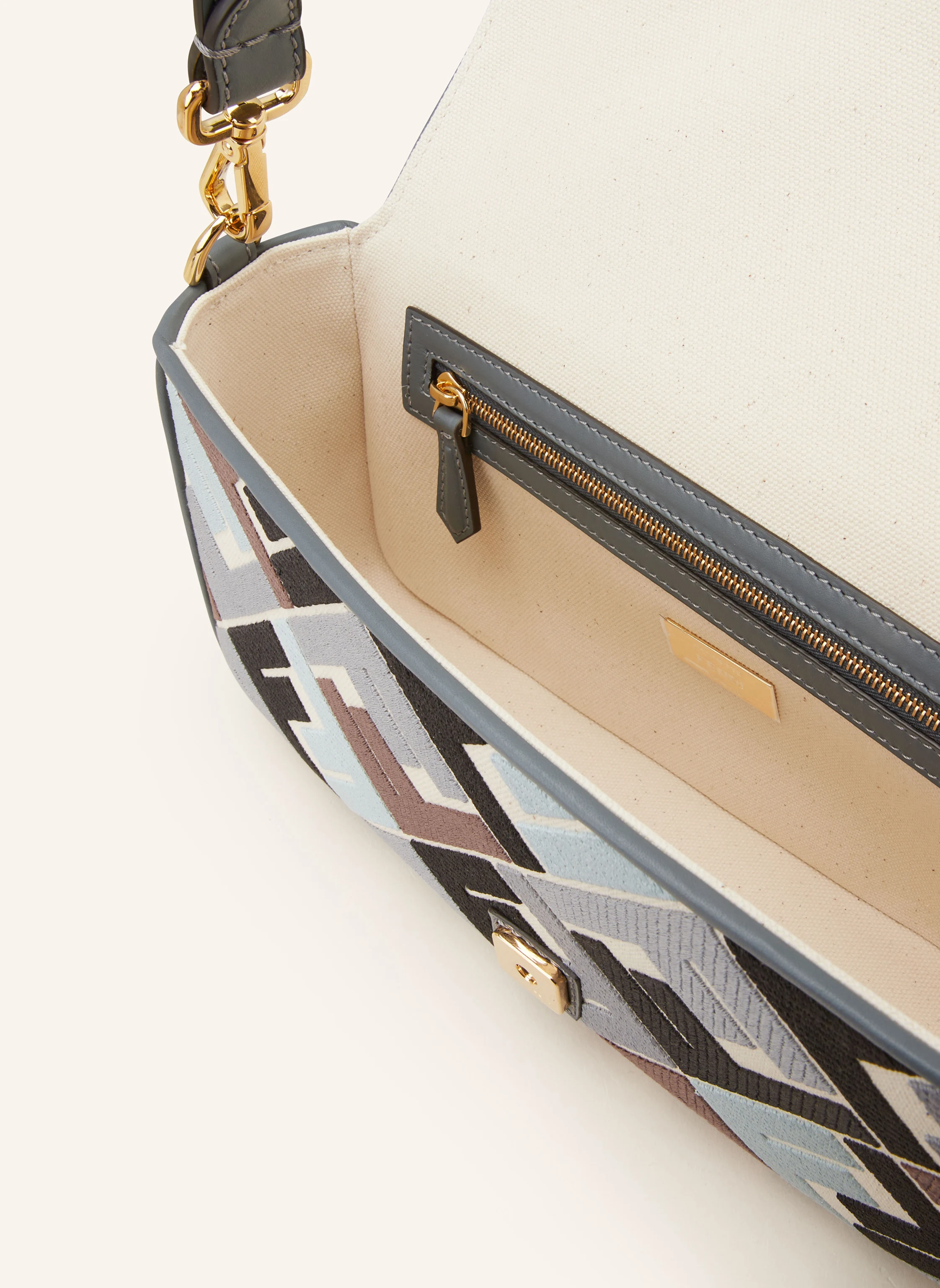 FENDI Schultertasche BAGUETTE