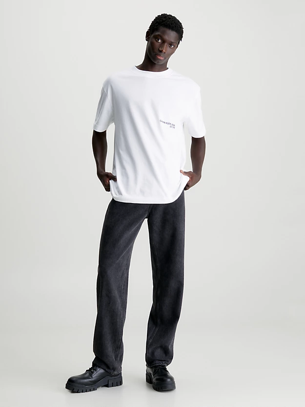 Camiseta de modelagem relaxada com estampa e efeito spray.