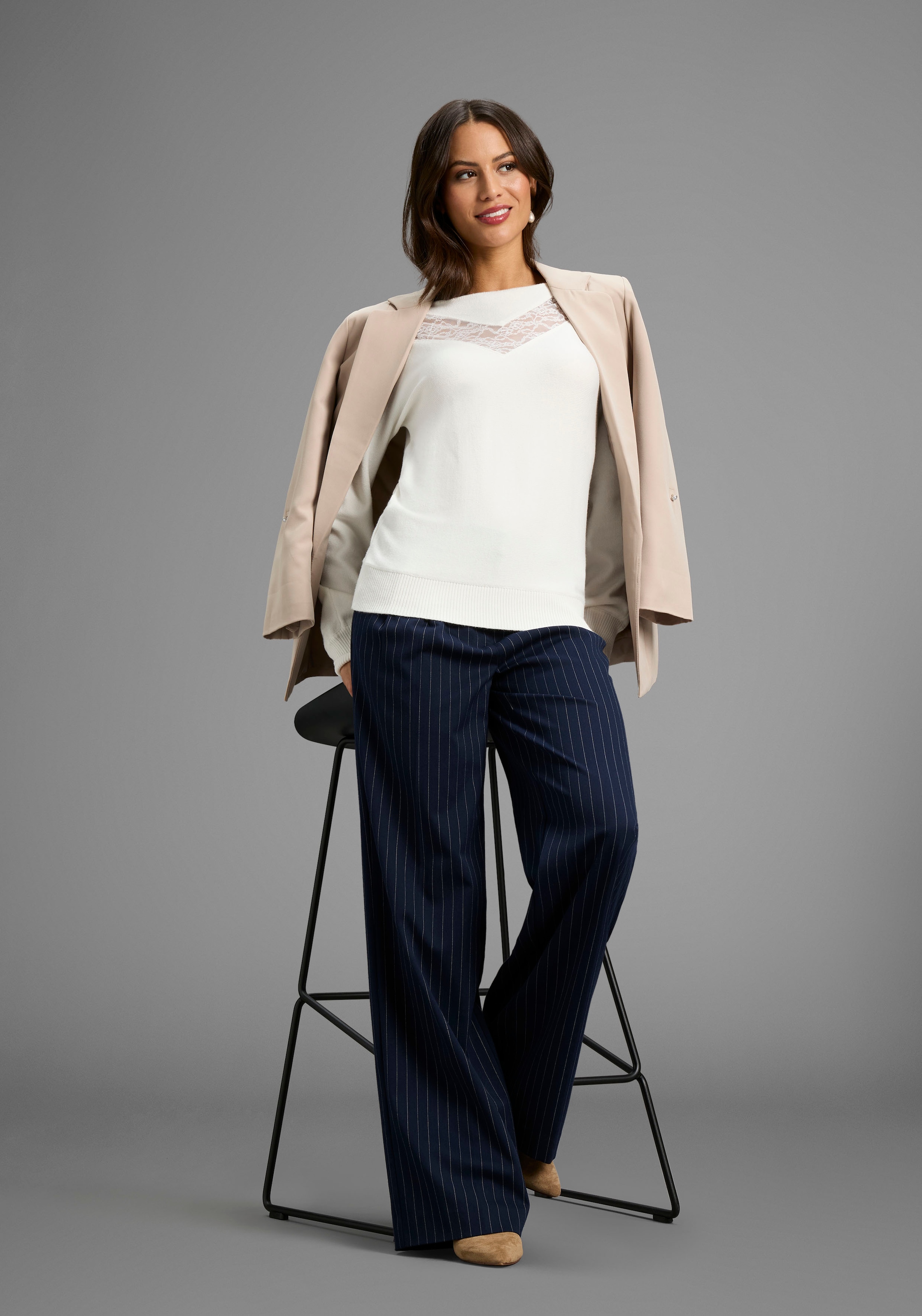 Laura Scott Strickpullover , kuscheliger Winterstrick mit femininem Spitzeneinsatz