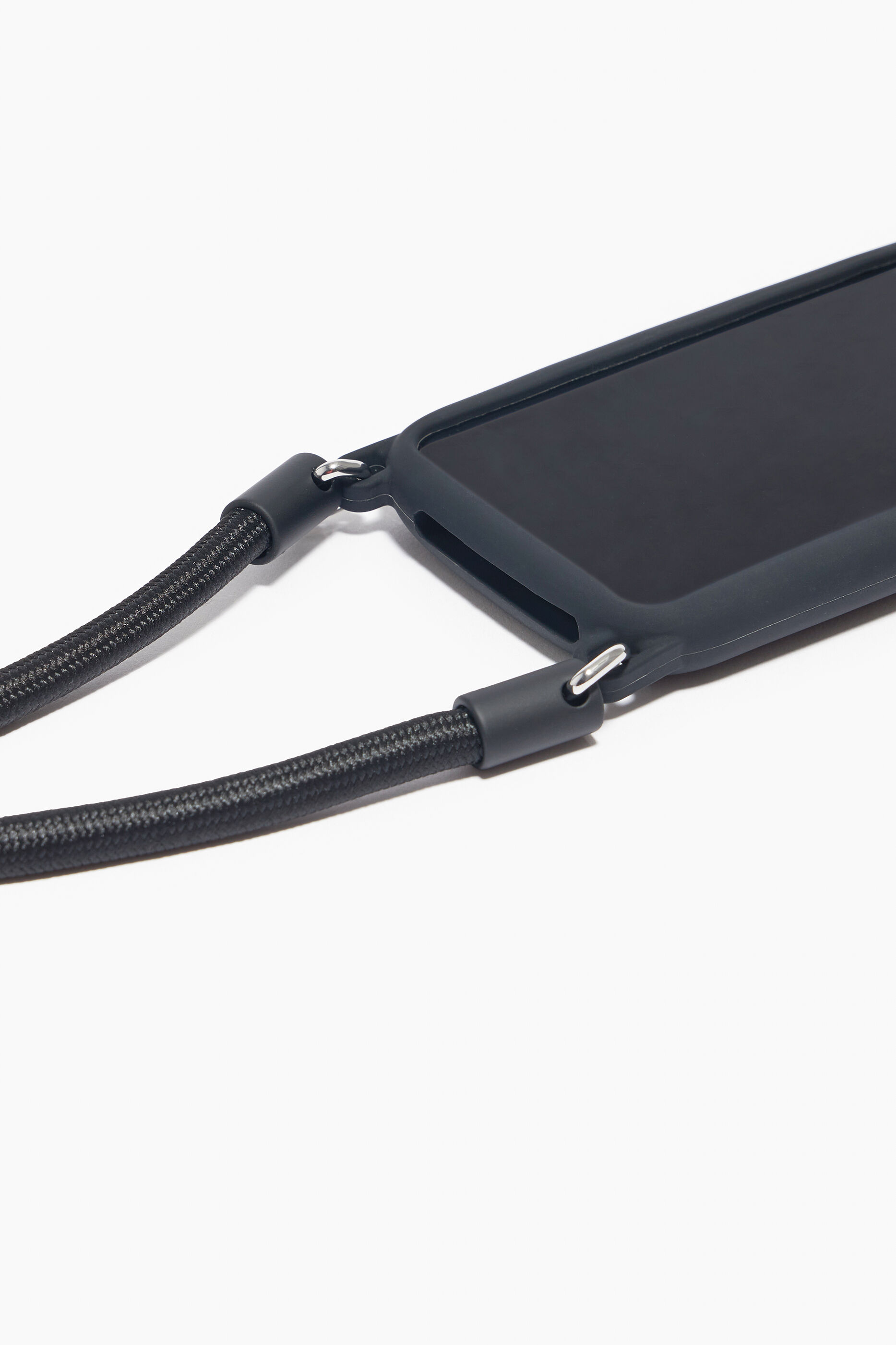 Capa preta com o logotipo para iPhone 12 Pro Max
