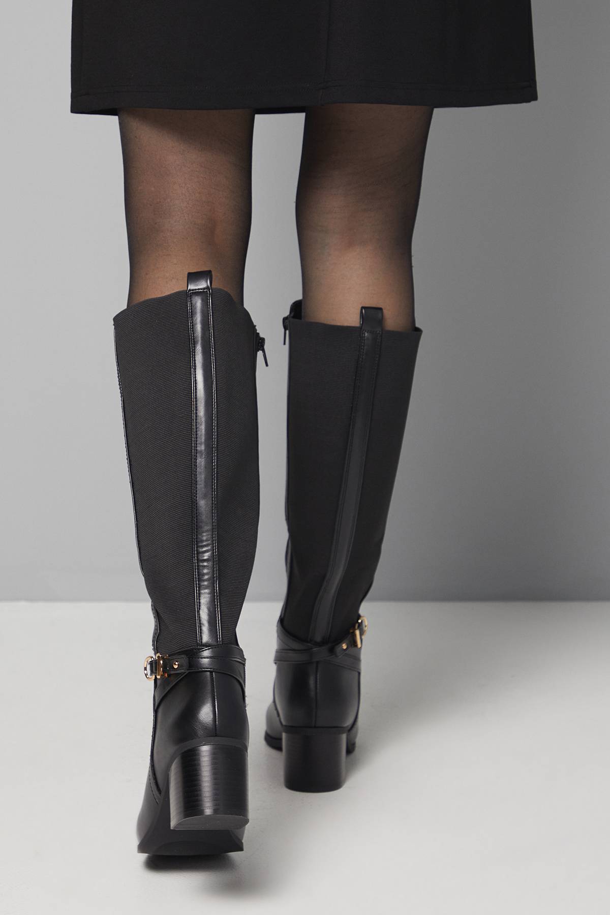Wallis Bottes Hautes Hills en synthétique avec Panneau Extensible et Talon Bloc Moyen