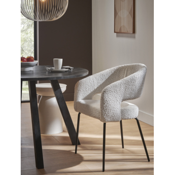 KARWEI eetkamerstoel Eden natural wit bouclé stof met armleuning