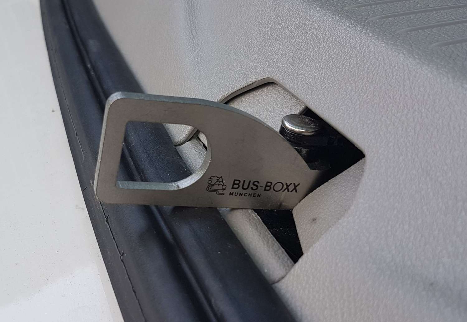 BusBoxx Heckklappenaufsteller VW T5 / T6 / T6.1