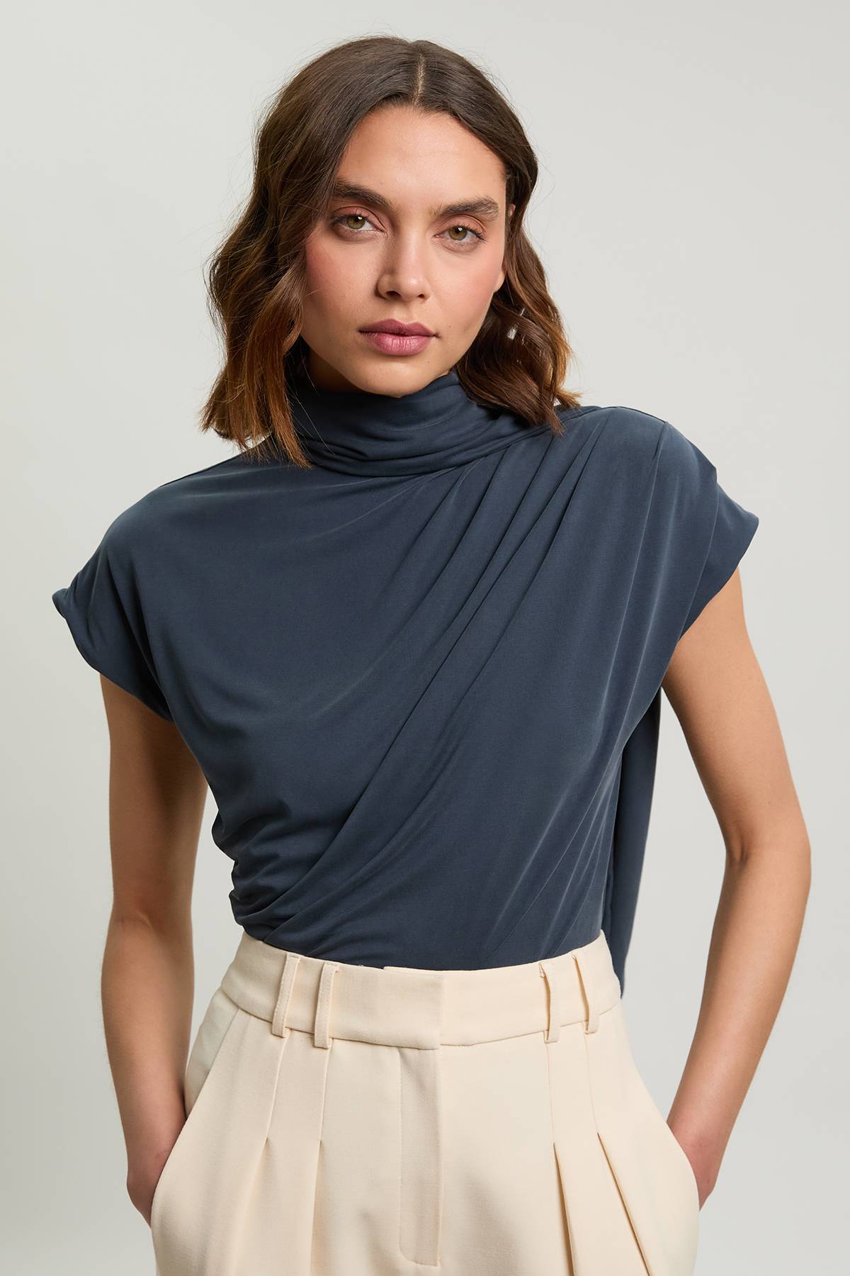 KarenMillen Haut En Jersey À Col Bénitier Avec Détail De Lien Noué