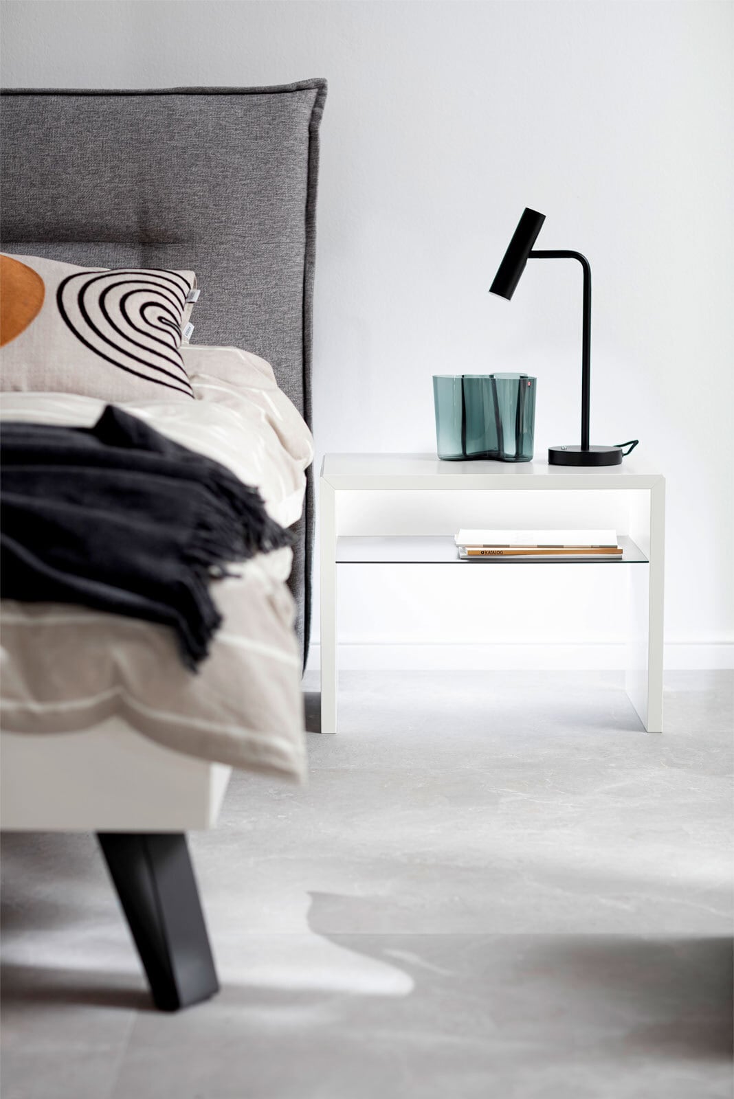 SCHÖNER WOHNEN-Kollektion Nachttisch MISENA Lack Bianco weiß/ anthrazit