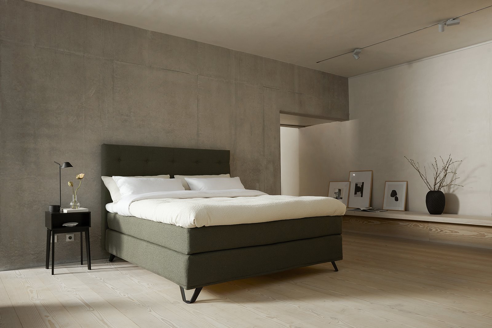 Carat Exact kontinentalseng 160x200 cm Tekstil 184 grønn, fast/ekstra fast, Exact, seamless, Tempsmart overmadrass og Triangel matt sort 14 cm ben + støtteben, gavl selges separate