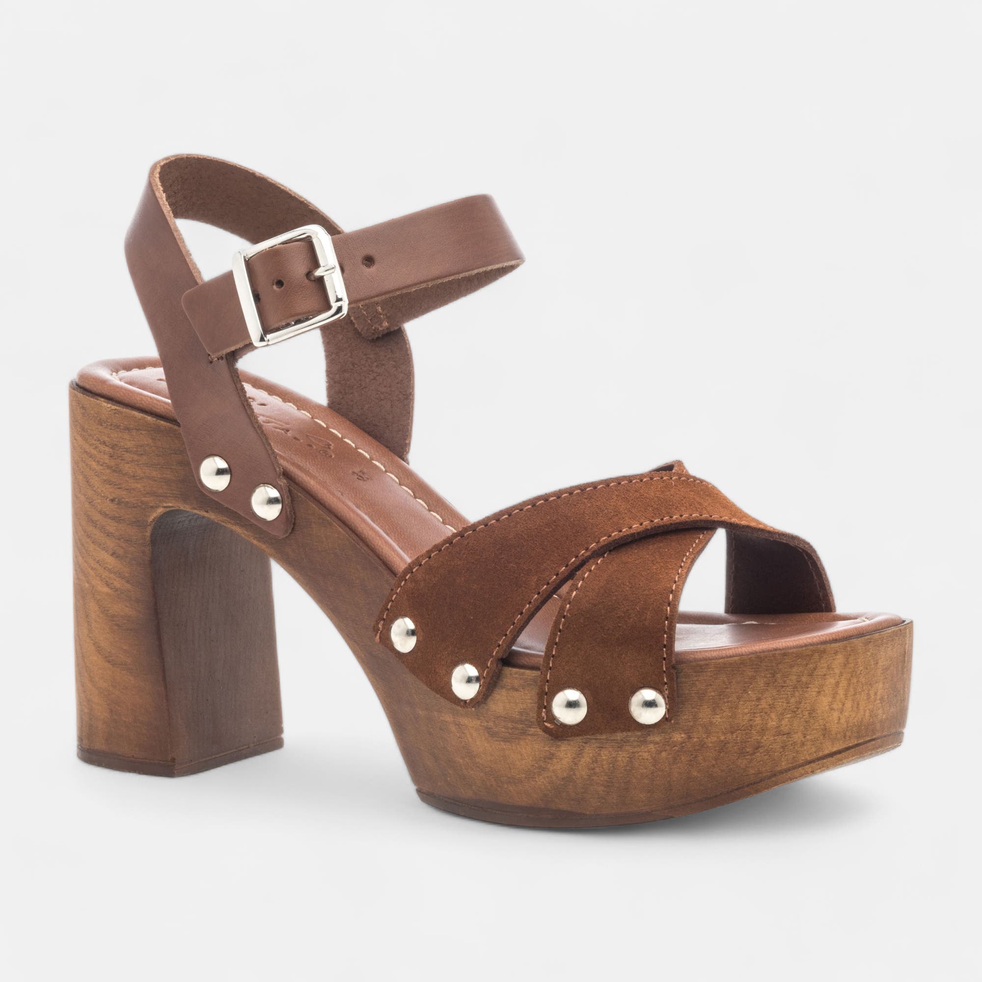 Chaussures semelle bois à talon Femme en cuir cognac