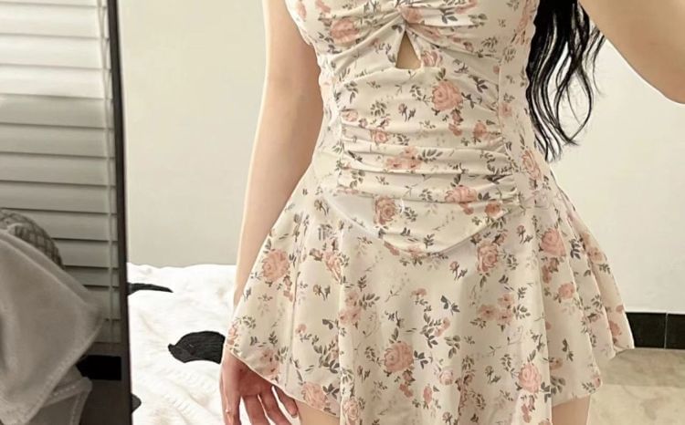Kansen - Halter bloemenzwemjurk