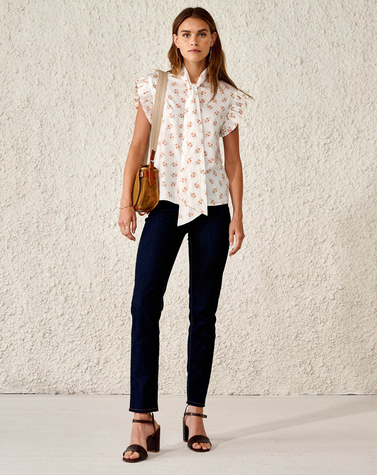 Bellerose Blouse chemise à col lavallière Antoine à fleurs imprimée blanche