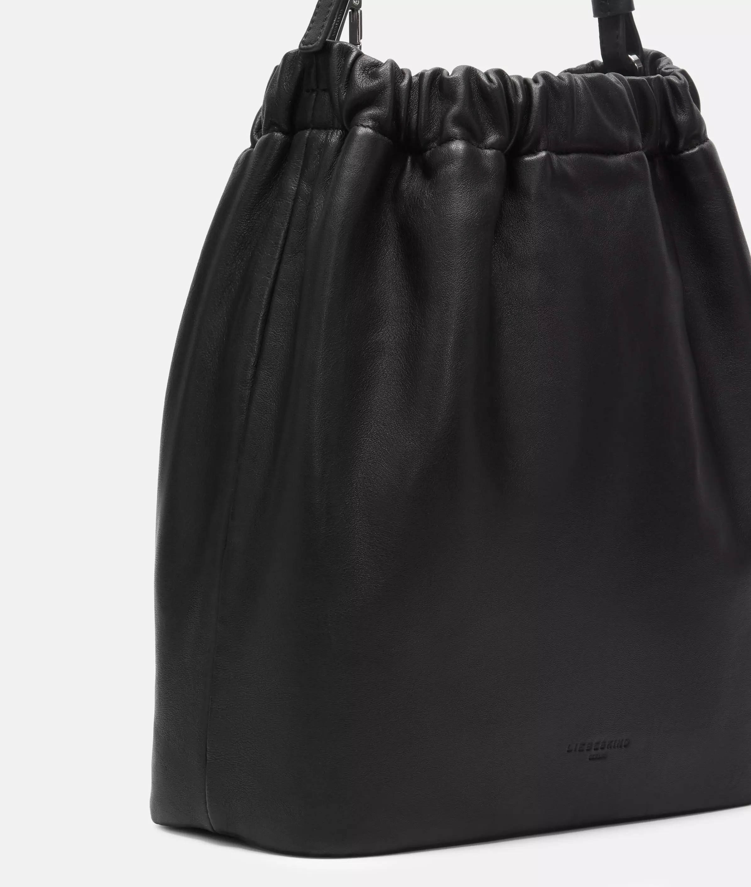 Cloud II Hobo M Spacious hobo bag made from naturally grained leather