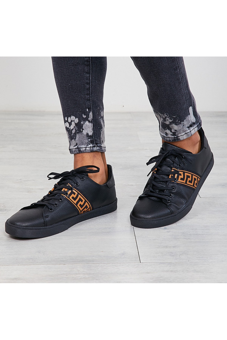 Baskets noires avec bande à motif grec