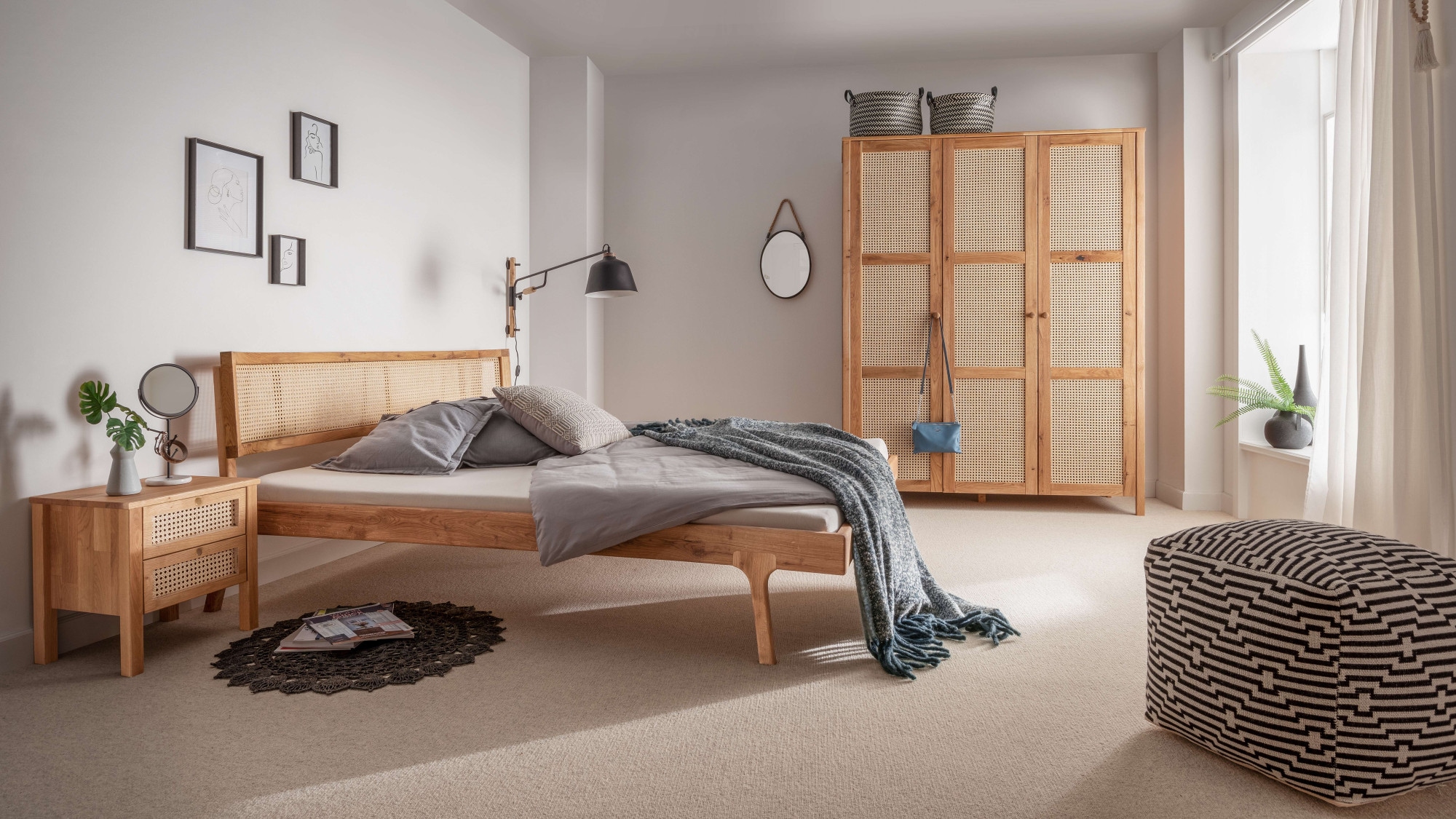 Home affaire Nachtkonsole »Hällevik Nachtkonsole, Nachtkommode in hochwertiger Verarbeitung« 1 Stk. tlg. Massivholz, Skandinavisches Design,  Robust, stabil, FSC zertifiziert