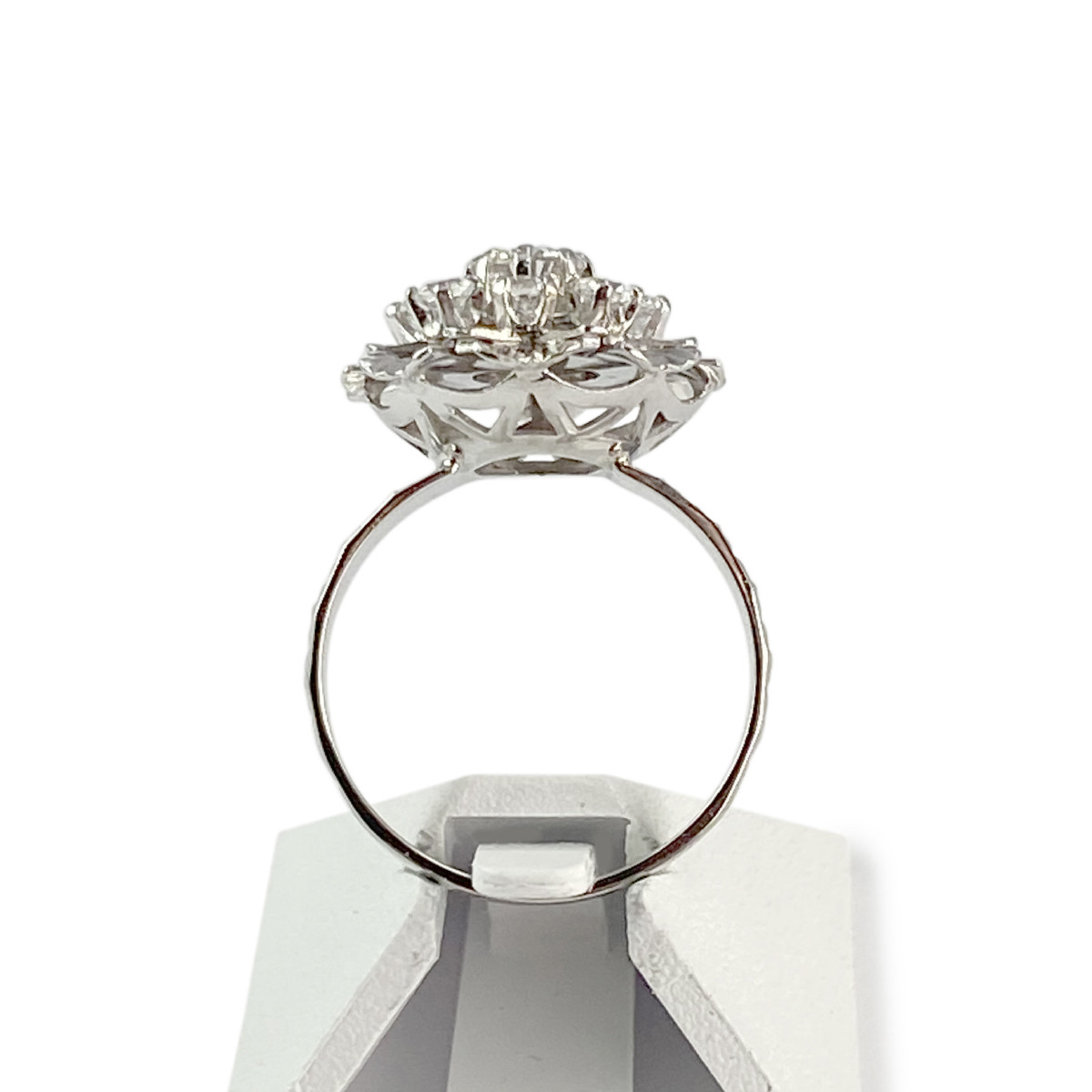 Bague d'occasion or 750 blanc spinelles synthétiques