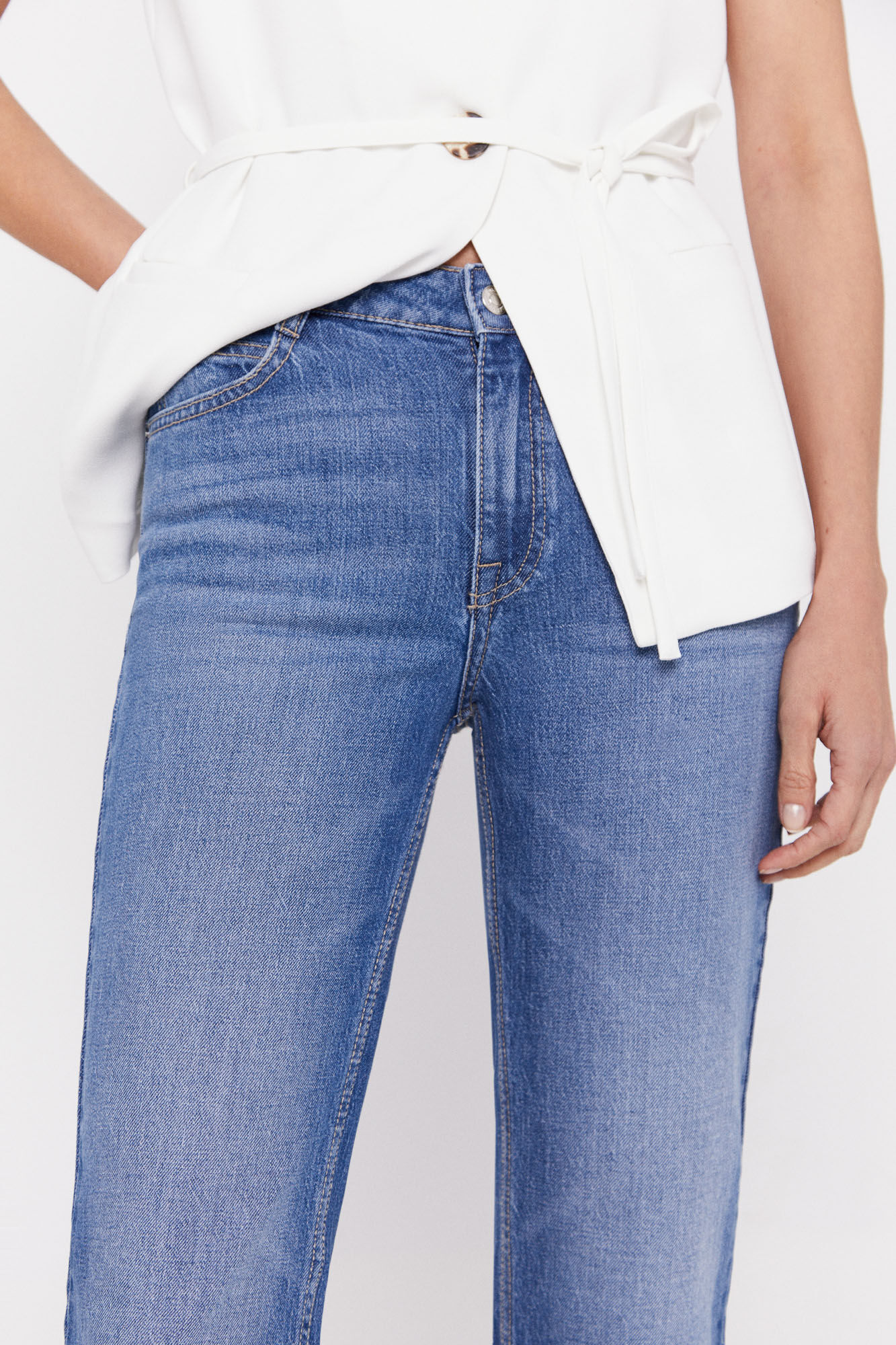 Calça cropped regular com 5 bolsos - Azul