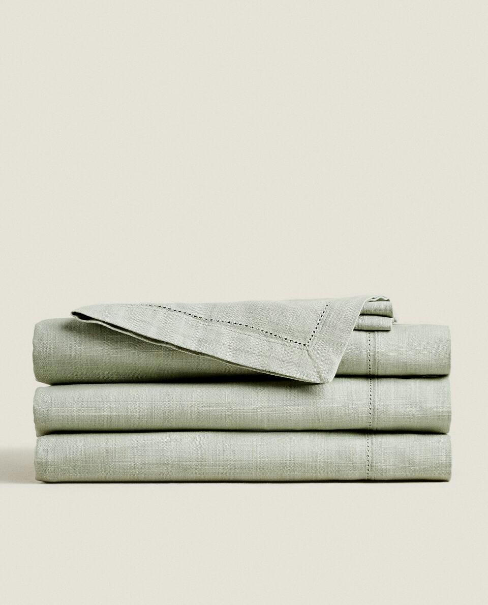 TOALHA DE MESA COM BUNDAS
