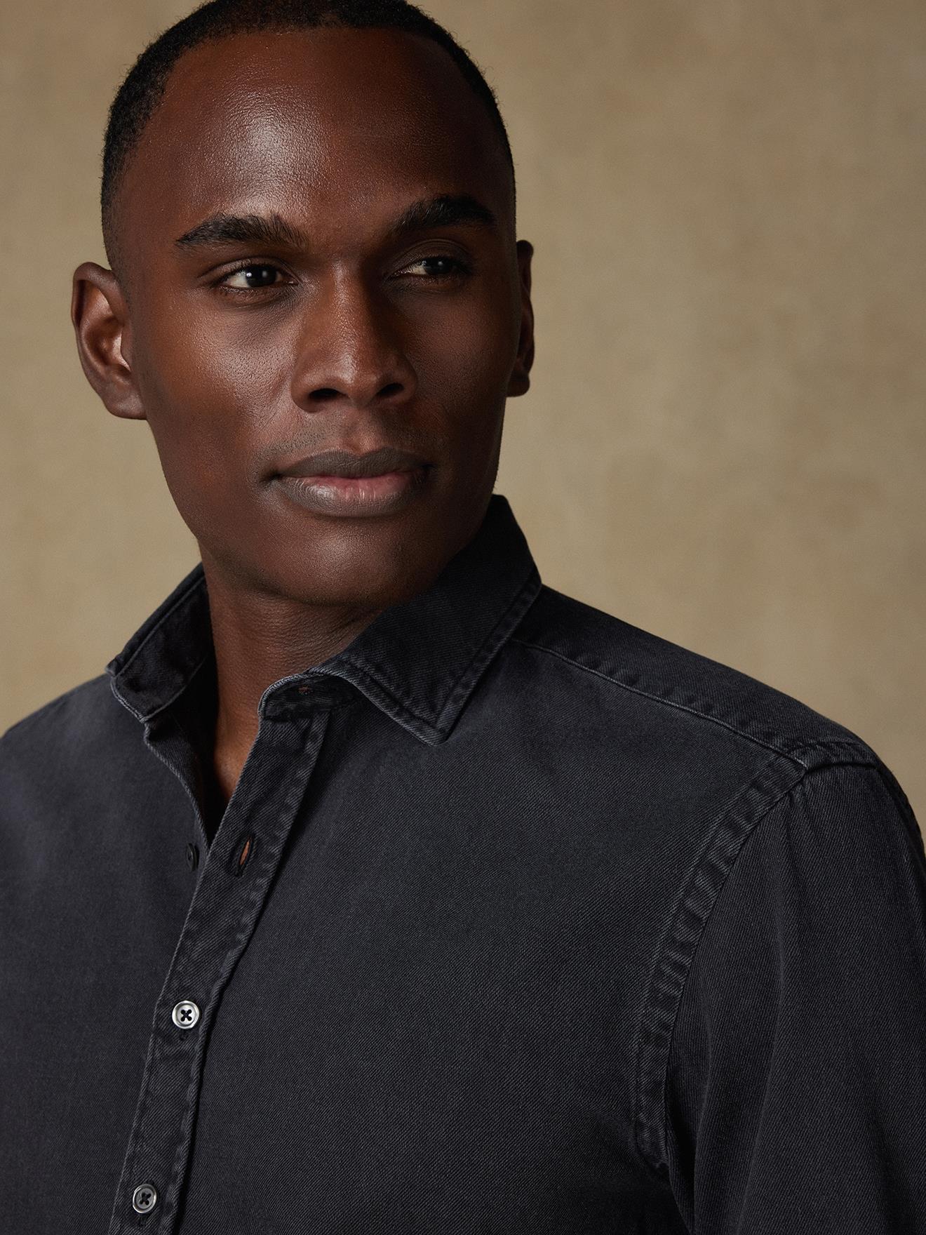 Chemise cintrée Gustav en denim carbone