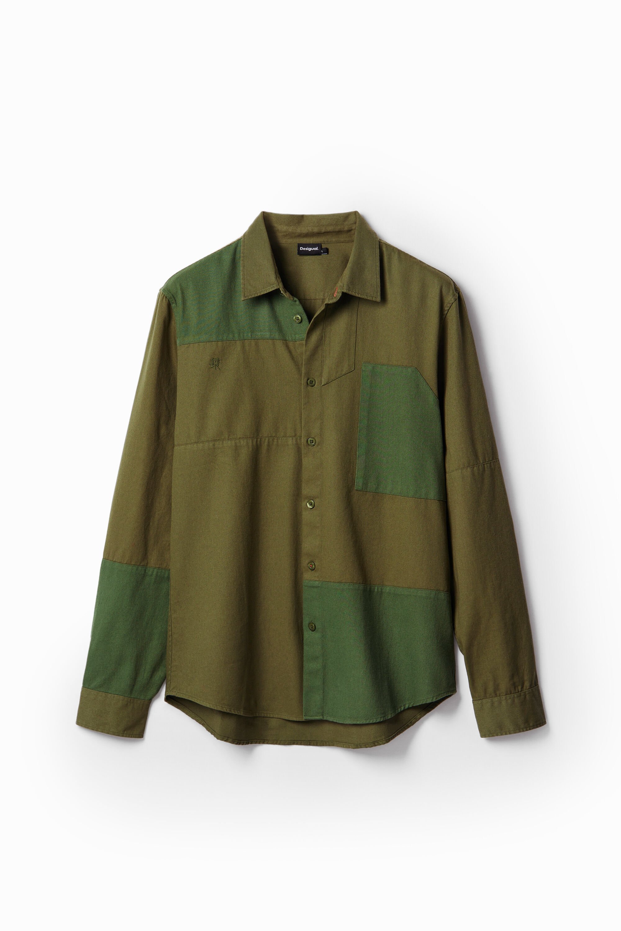 Camisa de sarja com apliques