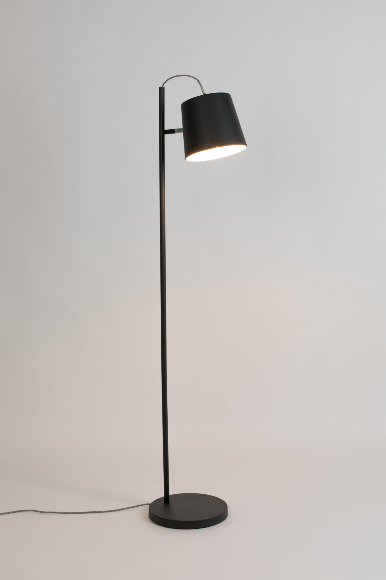 Vloerlamp Buckle Head zwart