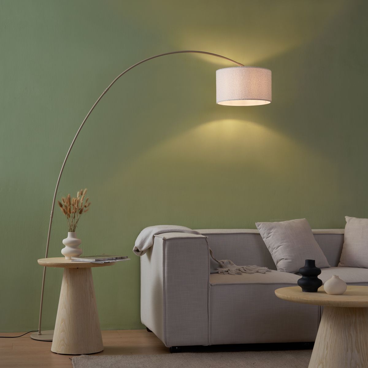 Moderne booglamp beige met teddy kap - Vinossa