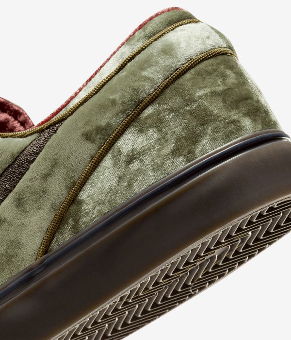 Nike SB Zoom Janoski OG+ SE Schuh (medium olive velvet brown)