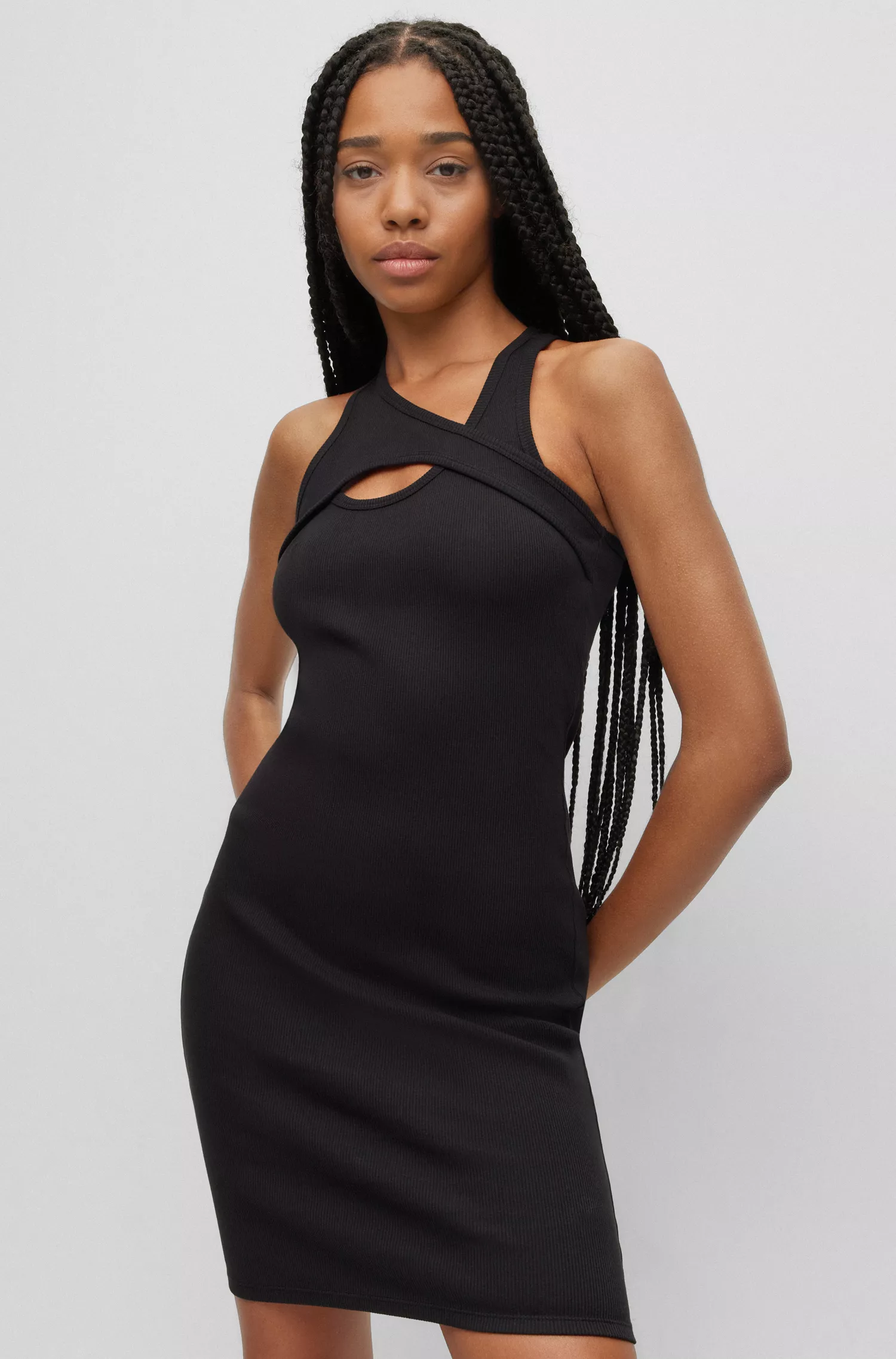 Vestido HUGO vermelho em algodão elástico com detalhes vazados.