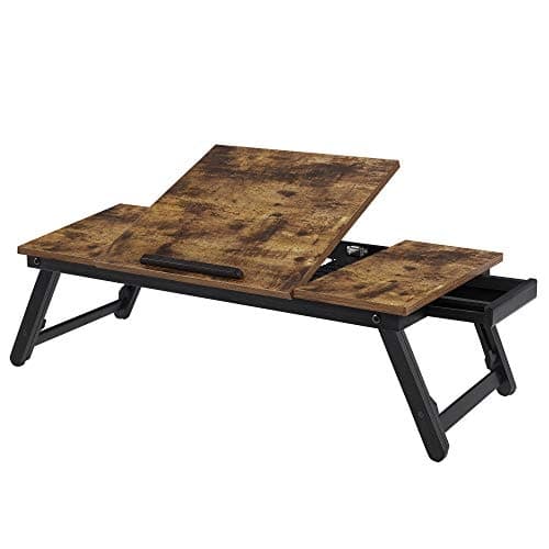Justerbart skrivebord med vippetopp for bruk i seng og sofa