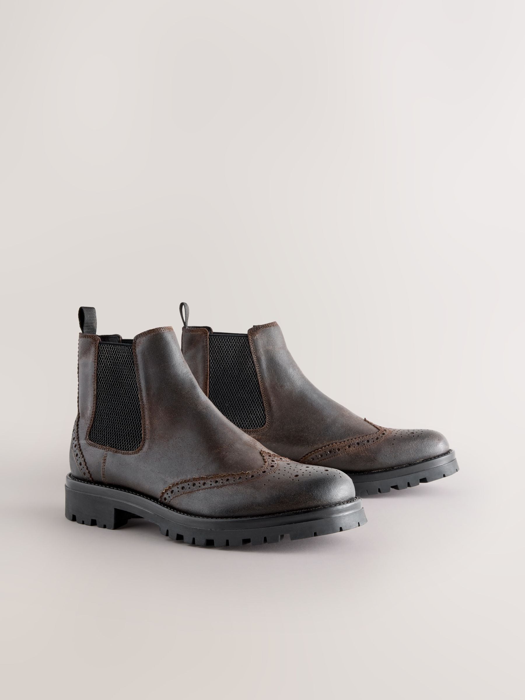 Bruin - Brogue Chunky Chelsea Boots