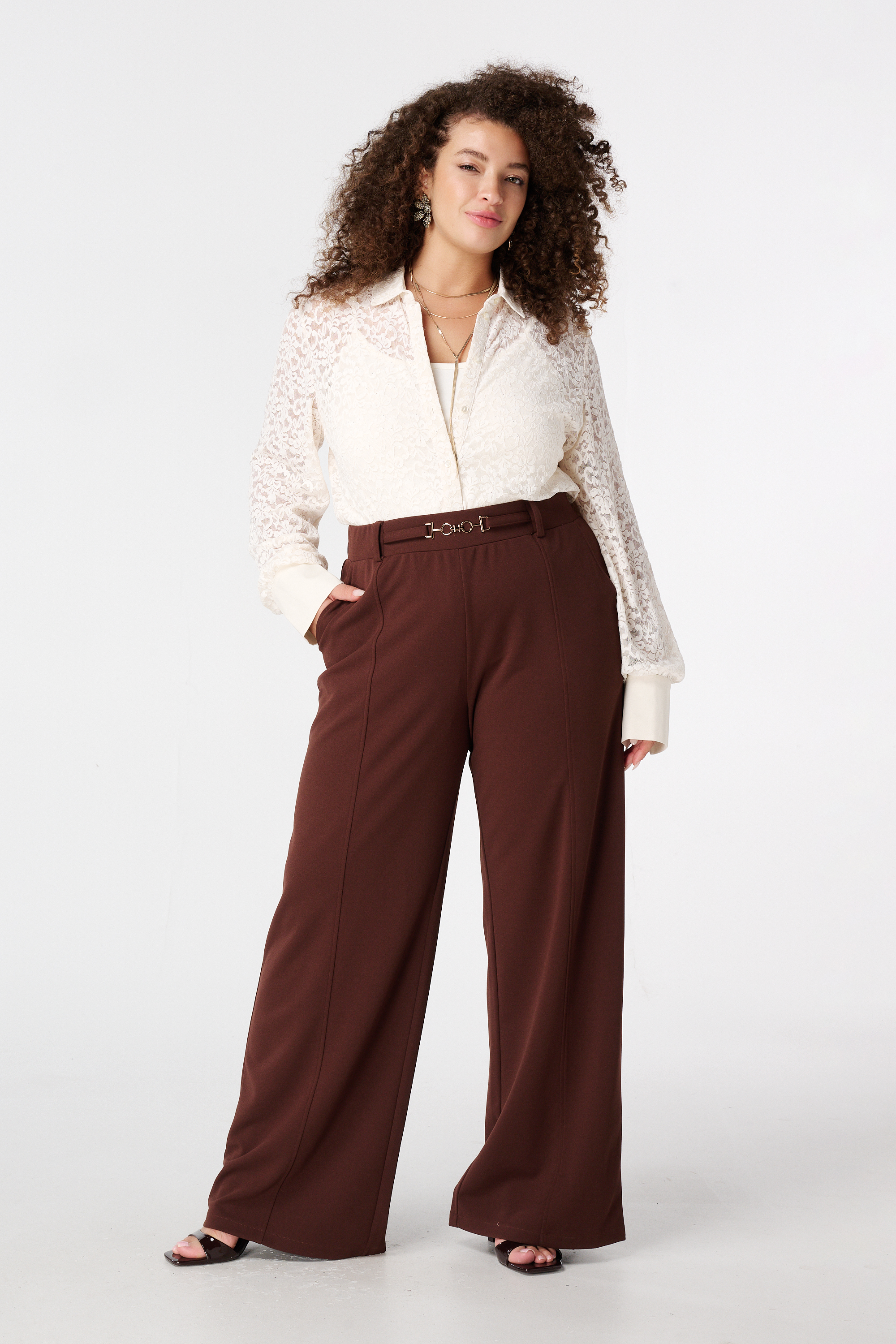 Top met kant en pailetten Cream
