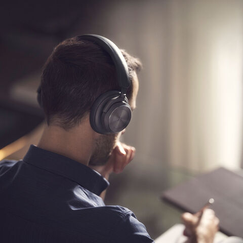 B&O Beoplay HX – exclusieve koptelefoon met iconisch ontwerp Black Anthracite