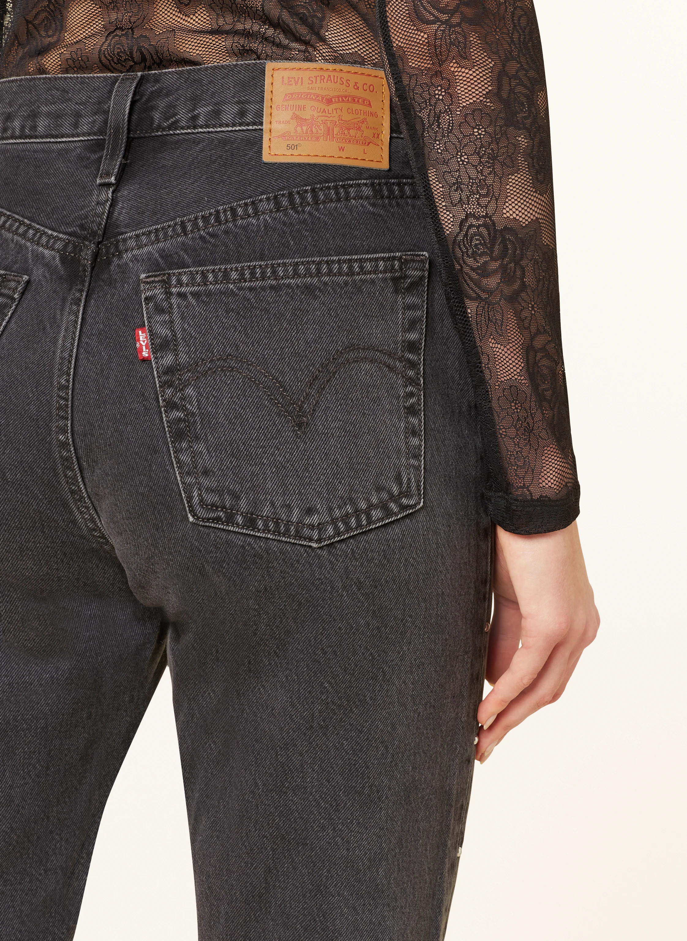 Levi's® Mom Jeans 501 mit Nieten