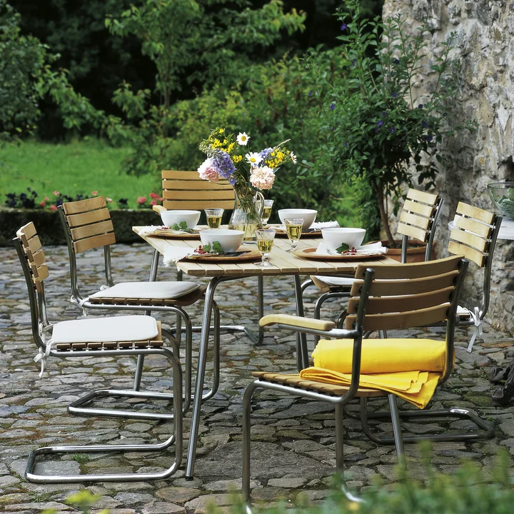 Thonet - S 40 Outdoor Stuhl, Gestell Edelstahlrundrohr / Sitz und Rücken Iroko geölt
