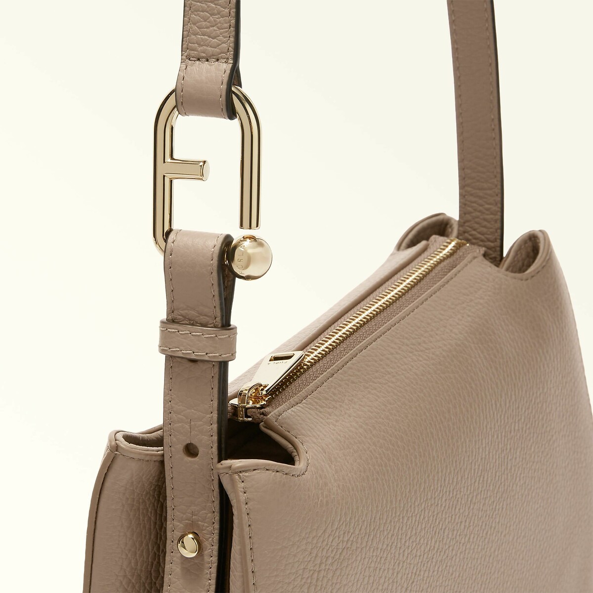 Bolsa de ombro em couro FURLA<br>NUVOLA S