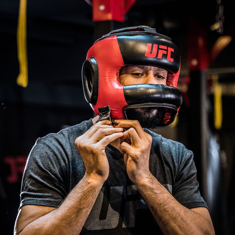 UFC Kopfschutz Pro Full Face Gr. M
