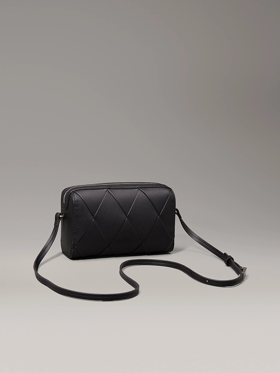 CALVIN KLEIN<br>Bolsa de ombro para câmera, modelo transversal trançado