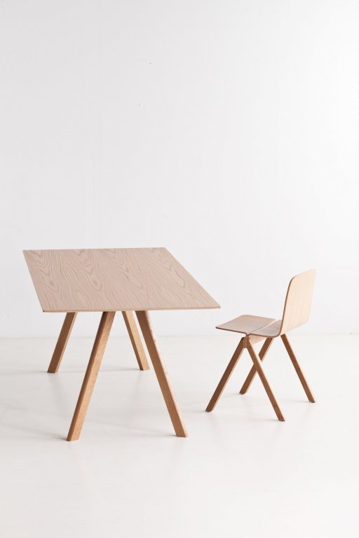 Hay Copenhague tafel CPH30 gelakt eiken 250x90 gelakt deep blue, smokey blue linoleum