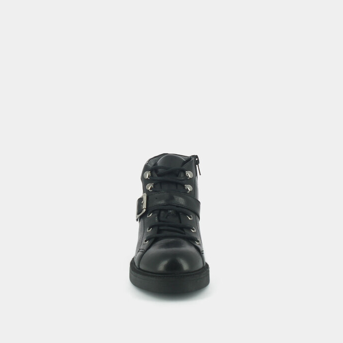 Boots à boucles et détails argentés en métal  en cuir grainé noir
