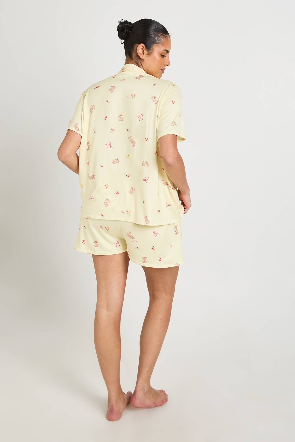 boohoo Ensemble Pyjama Grande Taille Chemise Manches Courtes Et Short Imprimé Lapins Et Nœuds