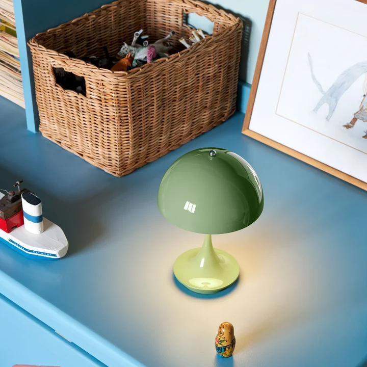 Louis Poulsen - Panthella 160 Portable V3 Akku LED-Tischleuchte, messing