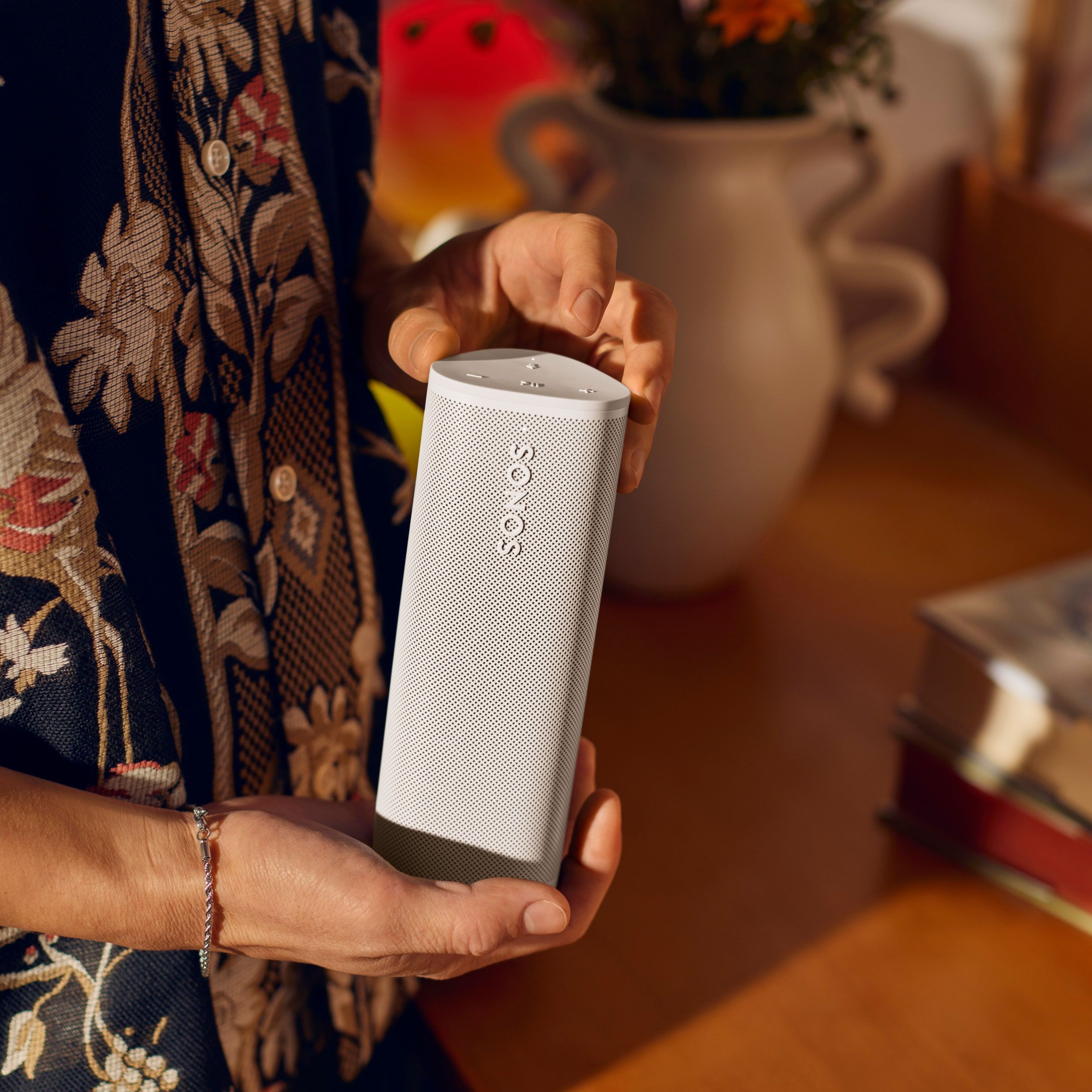 Roam 2 Mobiler Smart Speaker