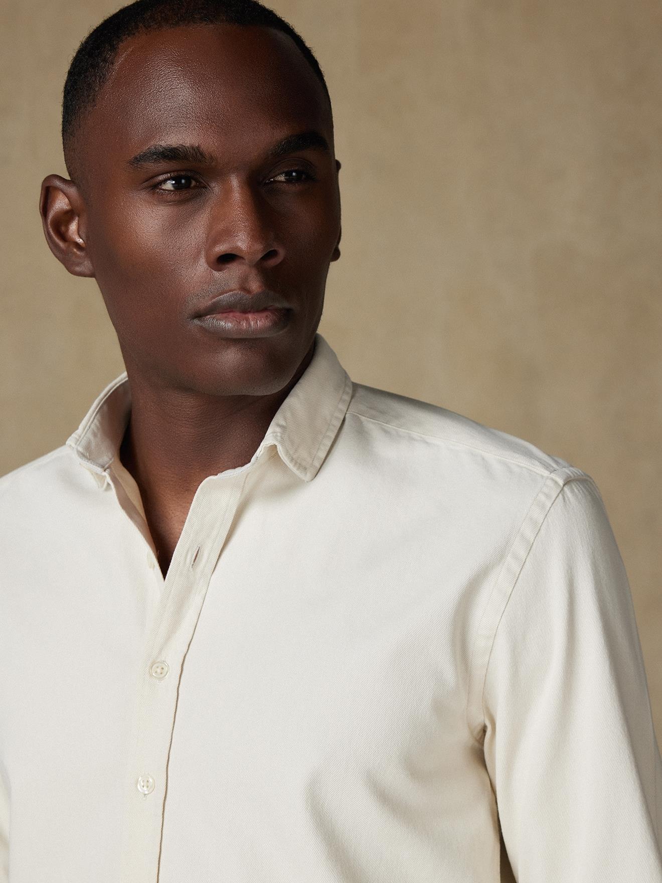 Chemise cintrée Gustav en denim écrue