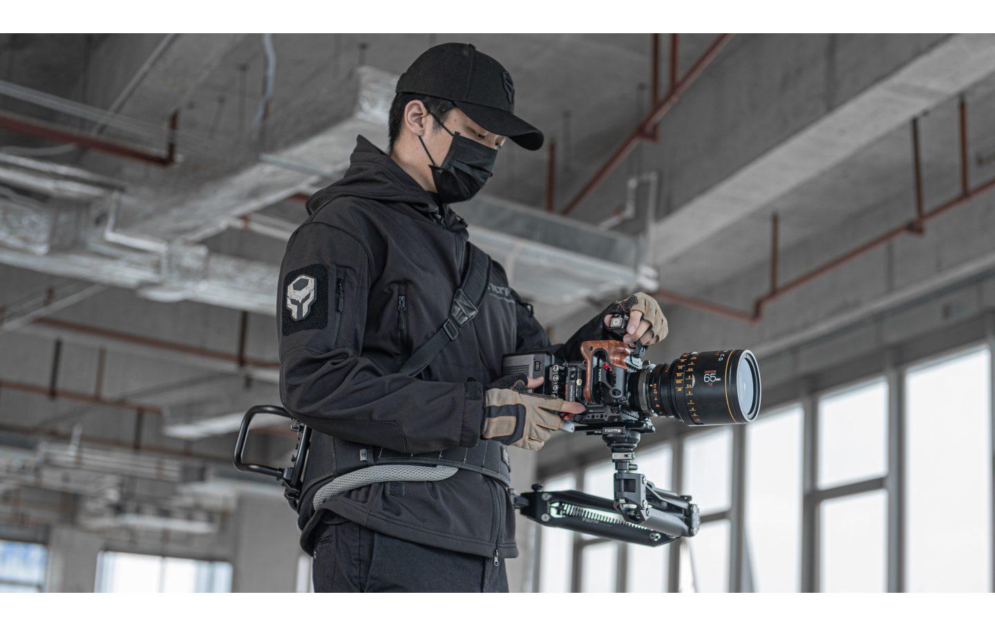 Float Handheld Support System<br>Variante des originalen Tilta Float, entwickelt für mehr Stabilität und Komfort