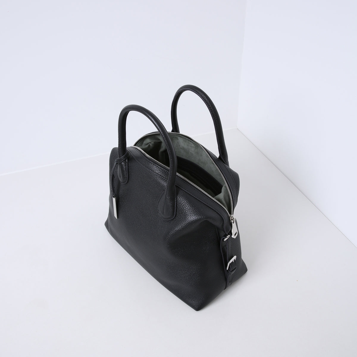 ROSE | BLACK