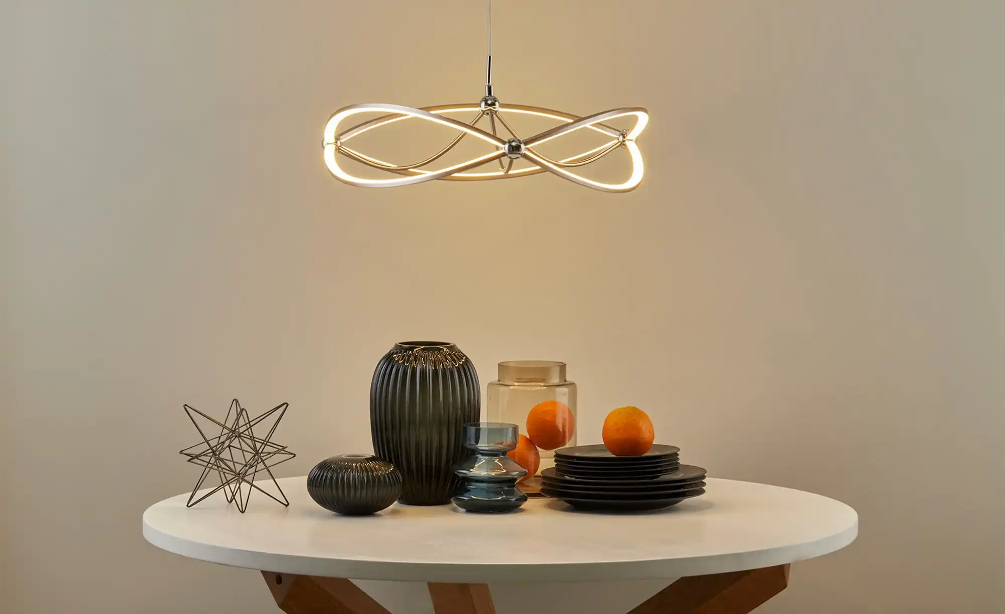 Trio LED-Pendelleuchte Nickel-matt geschwungen