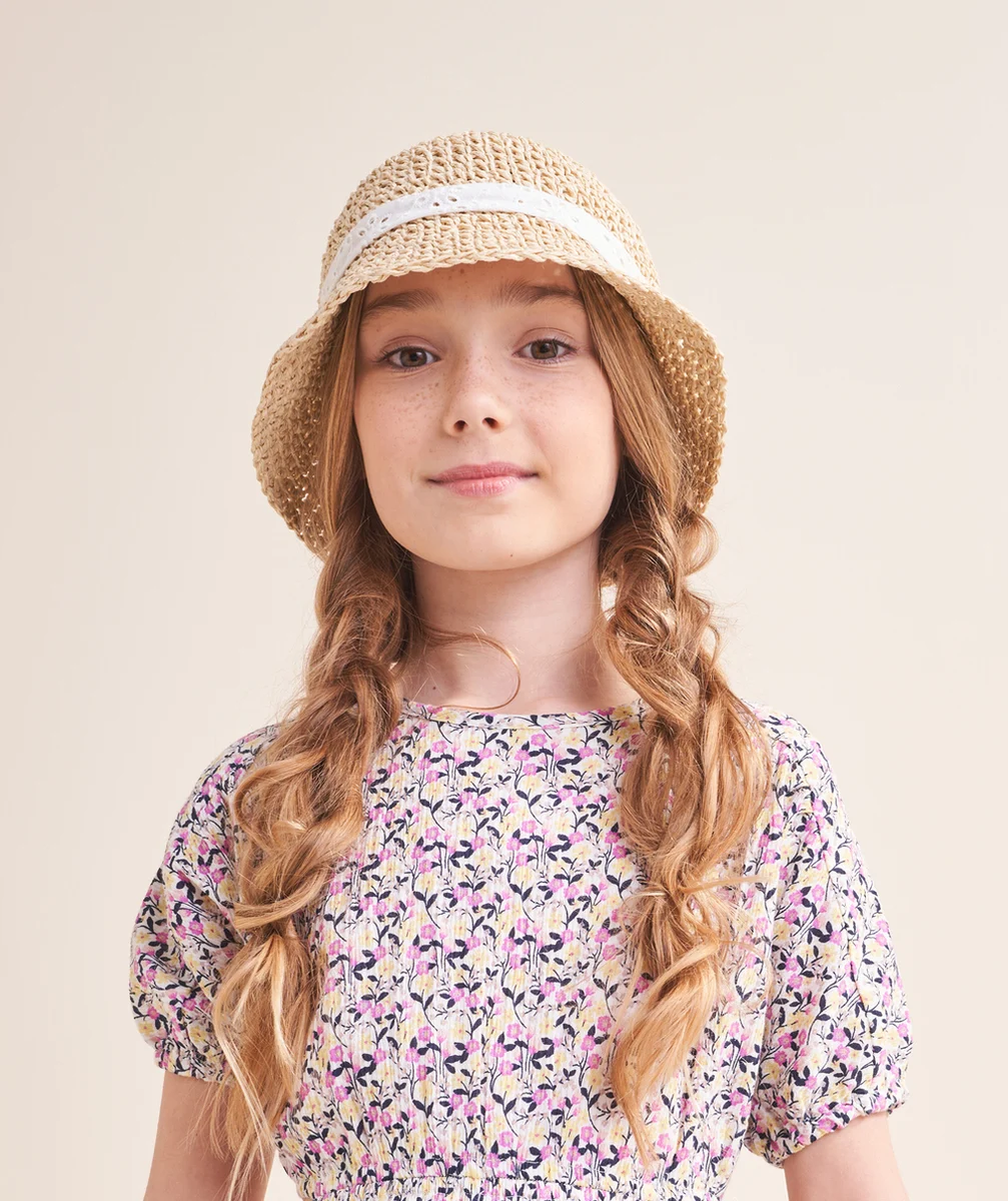 chapeau de paille fille avec ruban blanc brodé