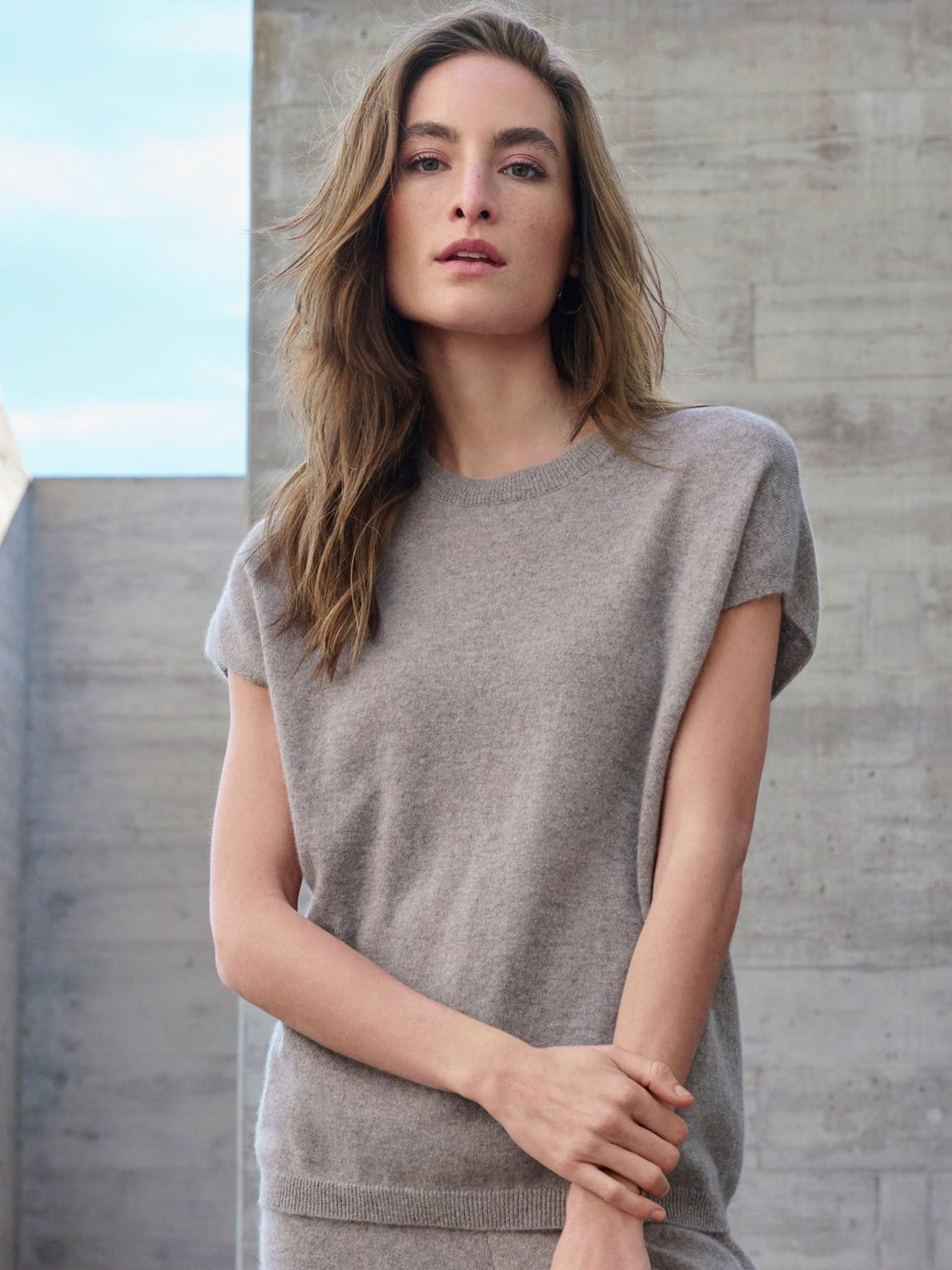 Ärmelloser Rundhals-Pullover aus 100% Premium-Kasc