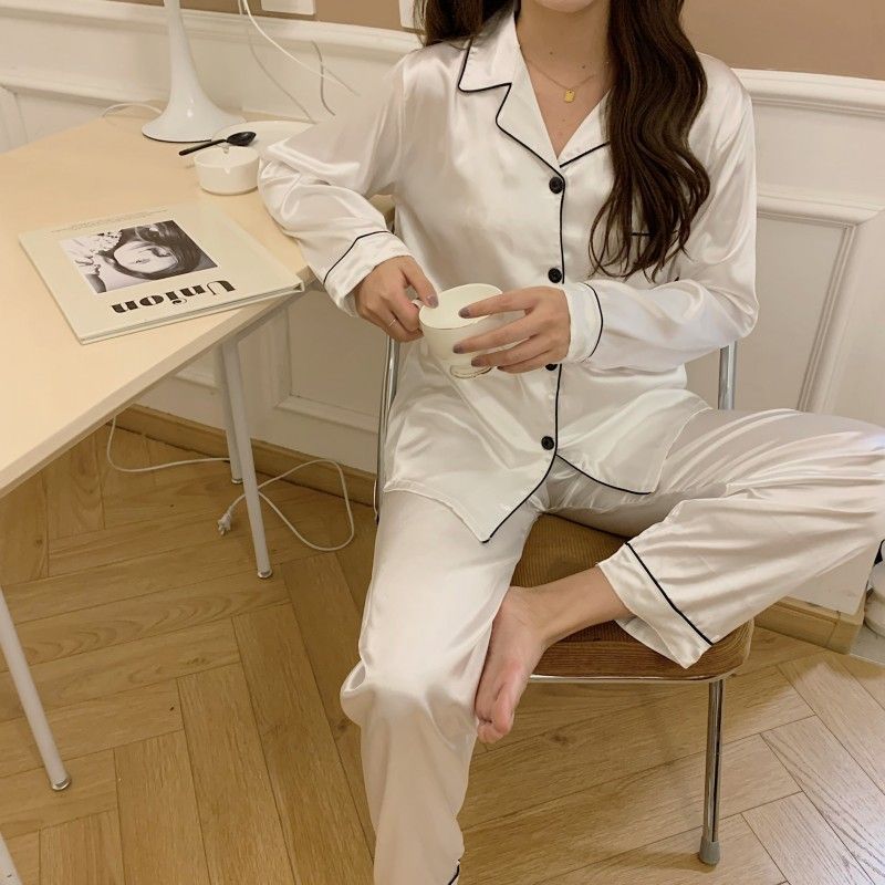 Sisyphi - Pyjamaset: Shirt met contrasterende rand + Broek